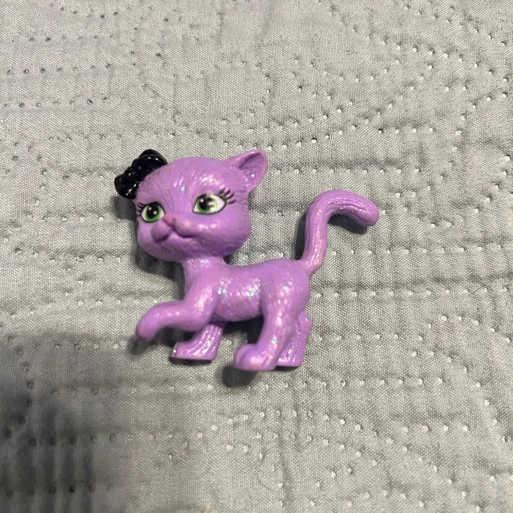 3 little figurines Polly pocket purple cat, Barbie bunny, monster high hedgehog